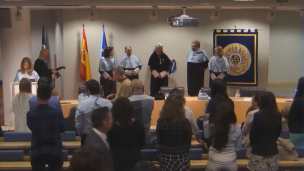 Acto de imposición de becas a los graduados