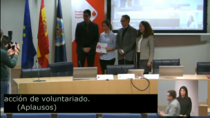 Entrega del Premio al mejor voluntario/a en la "II Red de Voluntarios de Transcripciones, Subtitulado y Etiquetado Semántico Accesible de Videoclases AVIP"