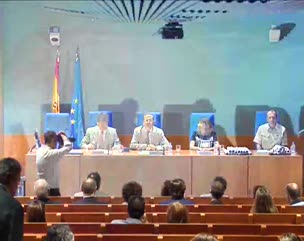 Entrega de medallas y diplomas, primera promoción graduados en Ciencia Política y de la Administración y en Sociología