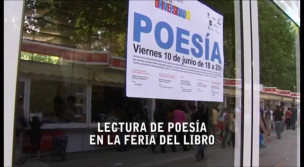 Lectura de poesía en la Feria del Libro.