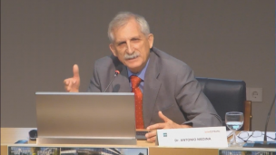 Desarrollo de las competencias de identidad profesional e innovación docente en diversos contextos tecnológicos