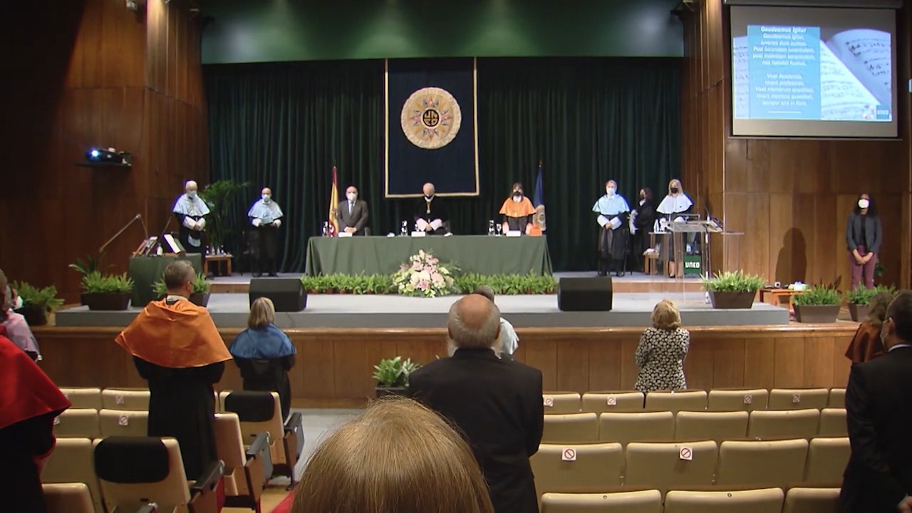 Investidura Doctores Honoris Causa UNED 2021: Bernard Vandermeersch y John Lachlan Mackenzie 