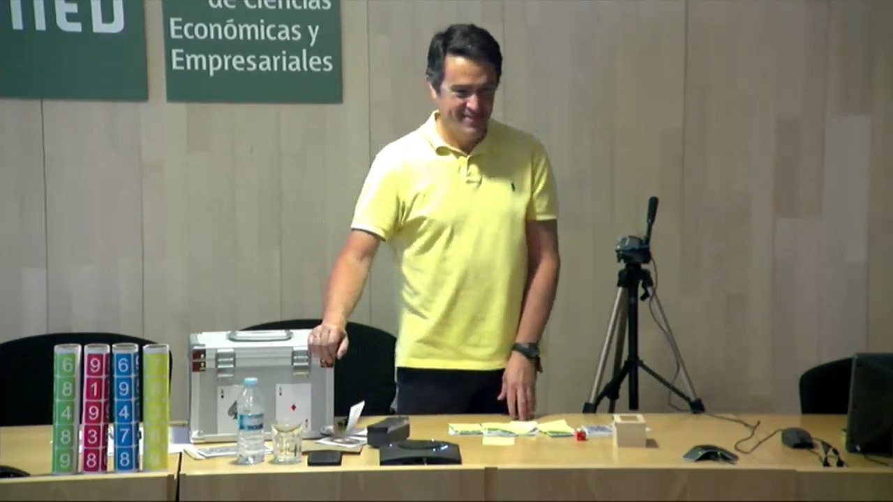 Magificación: El uso de la magia en la docencia de la Economía