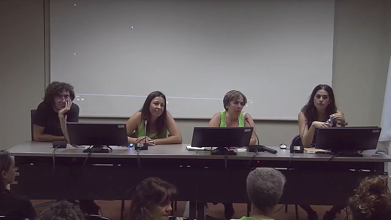 "Ni de coña", práctica escénica desde la acción danzada con el Colectivo Las Kellys, Carlota Mantecón y Sara Reyes.
