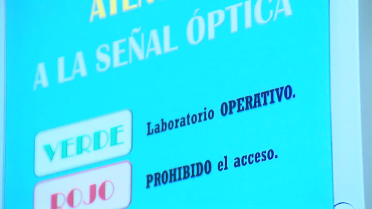 Acceso y salida de laboratorio de  virus de la Fiebre Aftosa. EPIs básicos