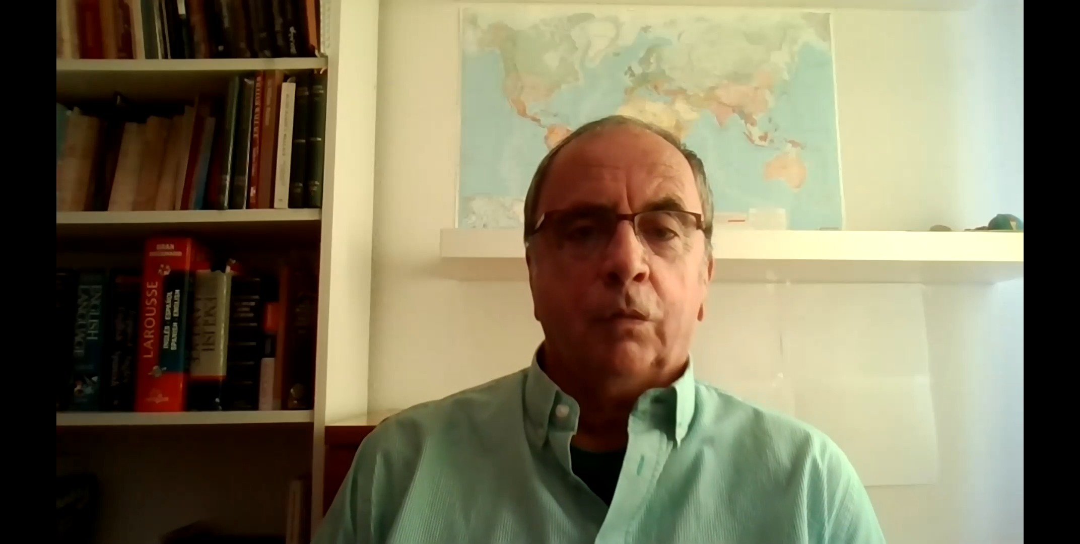 Translating non-standard English dialogues into Spanish: it ain't all that easy