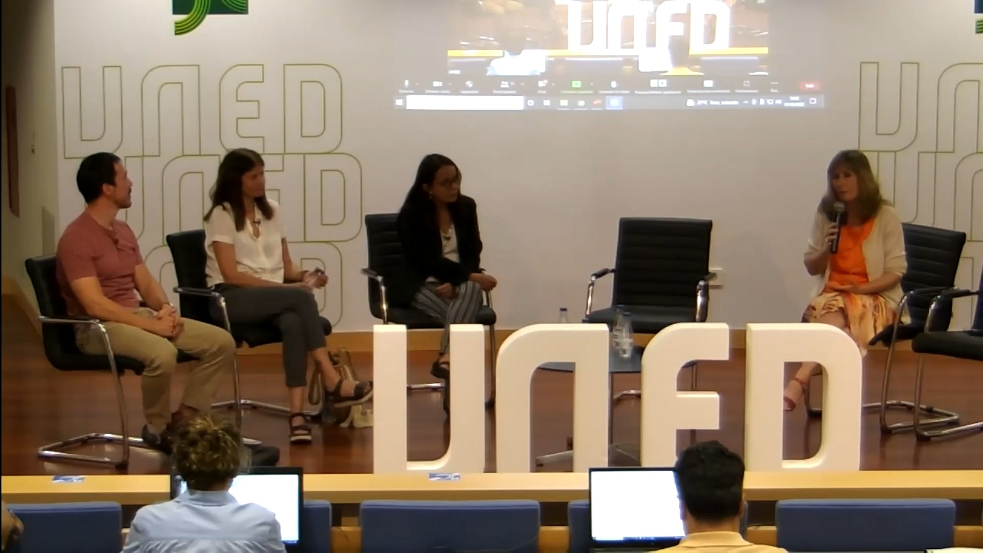 Coloquio sobre: Estudios y acciones institucionales de apoyo, seguimiento y prevención del abandono estudiantil. IUED-COIE