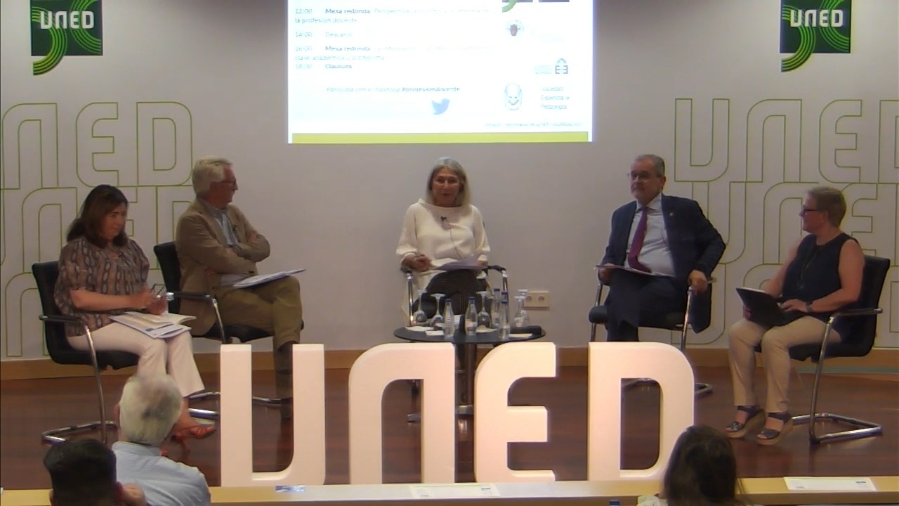 Mesa Redonda I. Perspectivas en torno a reforma de la profesión docente