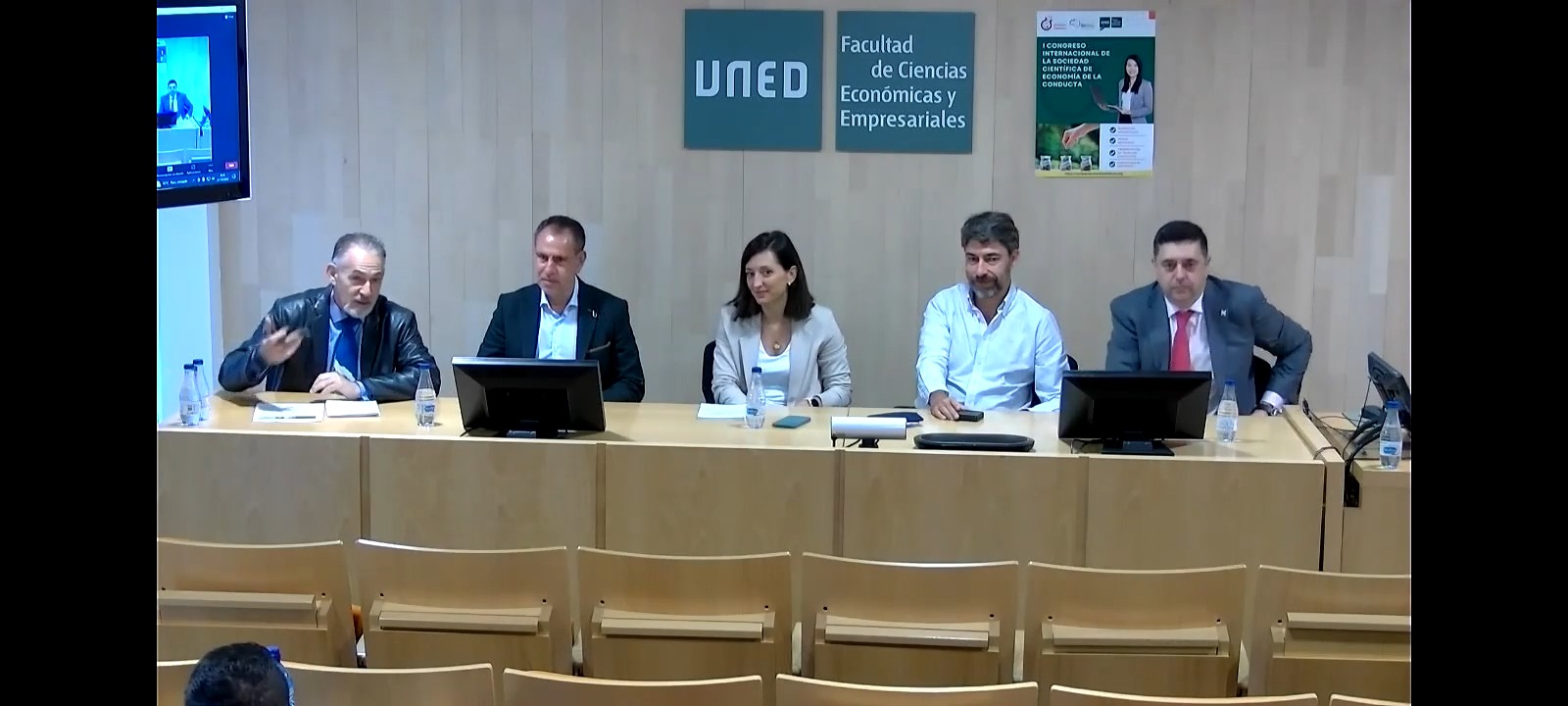 Mesa redonda a cargo del Colegio de Economistas de Madrid (Observatorio de Economía de la Conducta)
