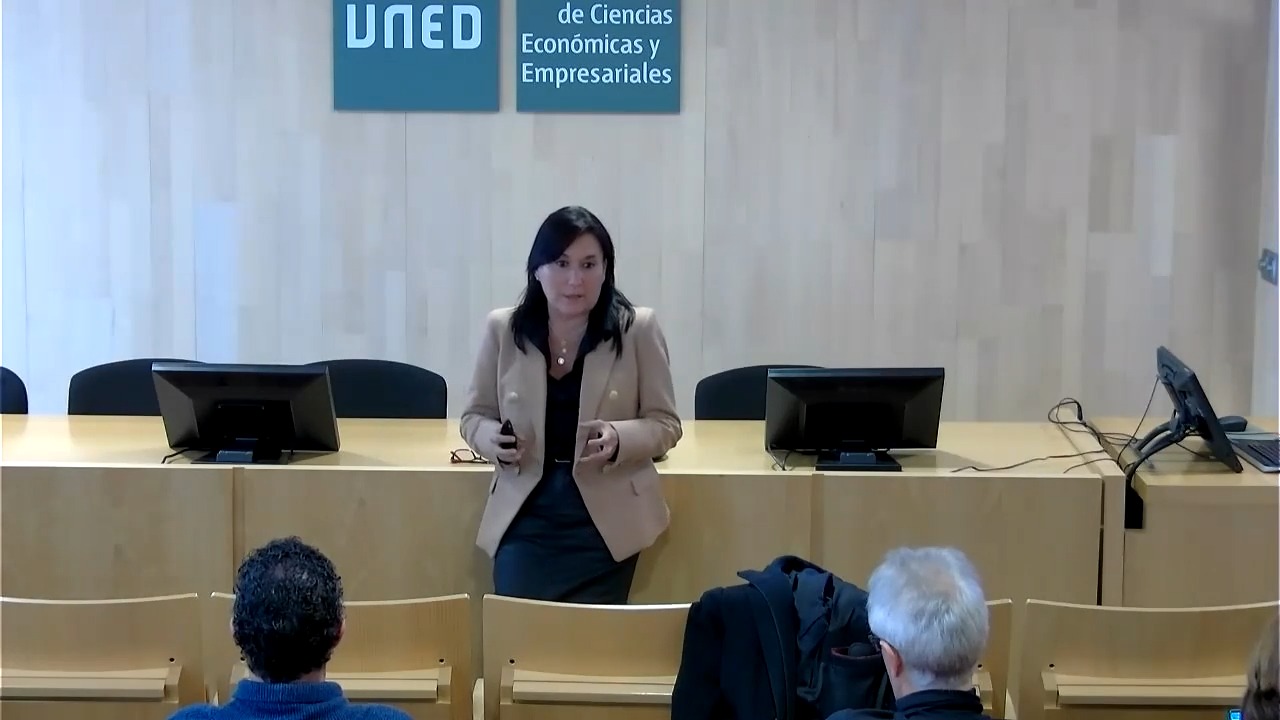 Presentación candidatura elecciones a rector/a de Esther Souto en la facultad de Económicas