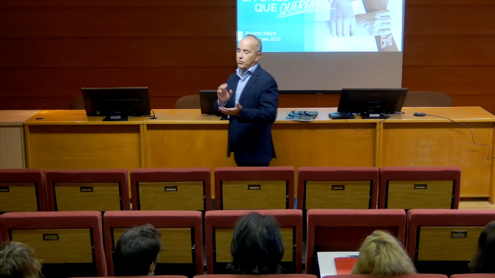 Encuentro del candidato Ricardo Mairal con la Facultad de Filología