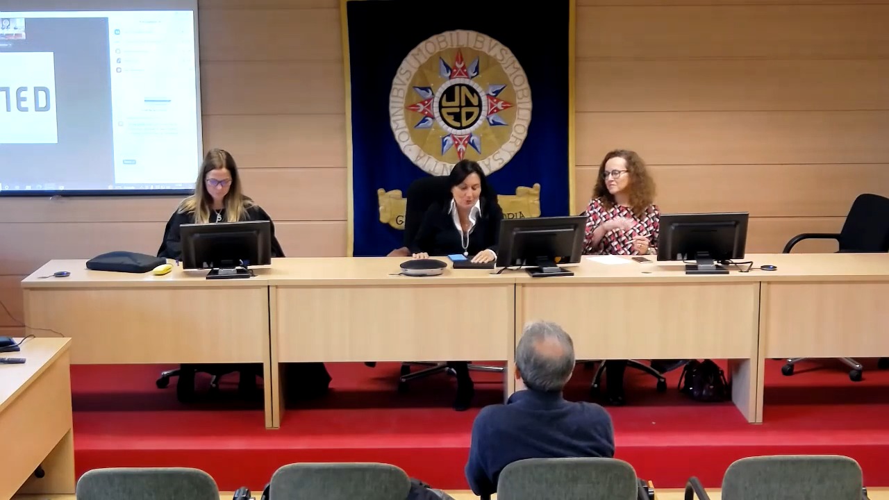 Esther responde (II): ¿Qué UNED quieres?