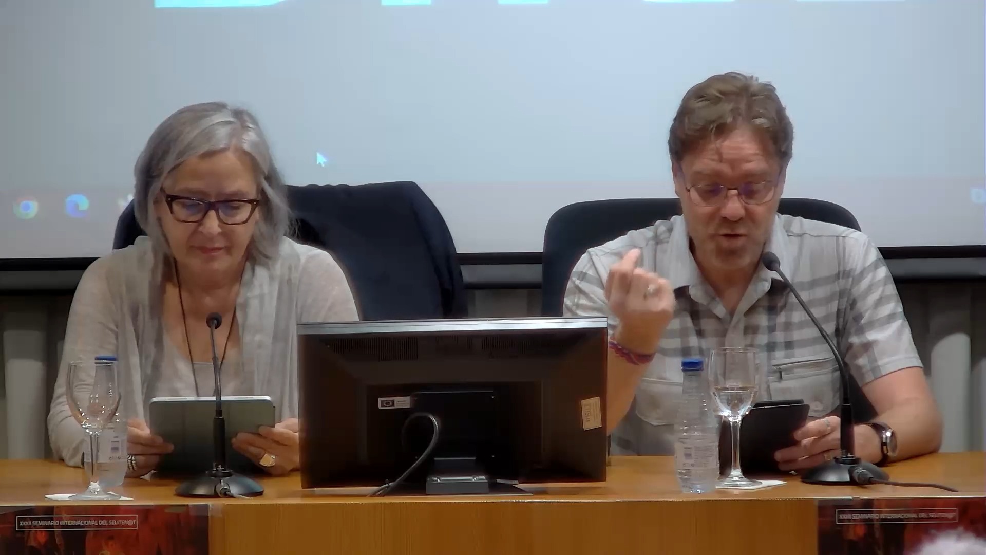Tratado de culinaria para mujeres tristes, un recetario atípico entre la novela y el teatro
