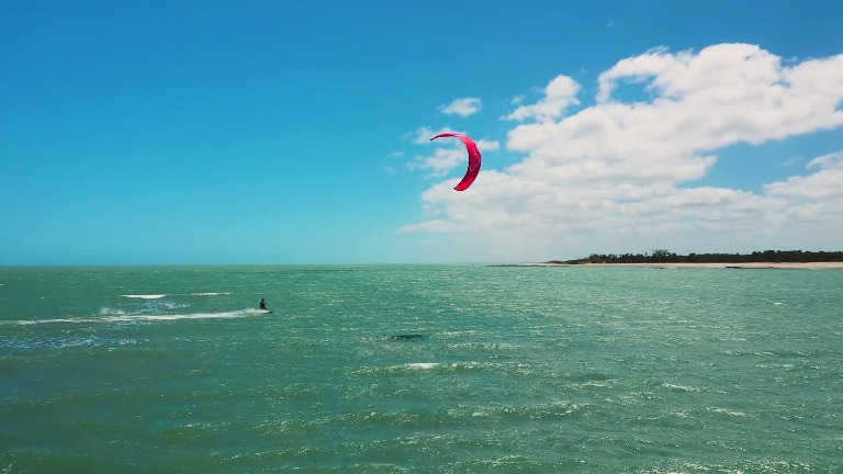 1758519466874_surf_mp4