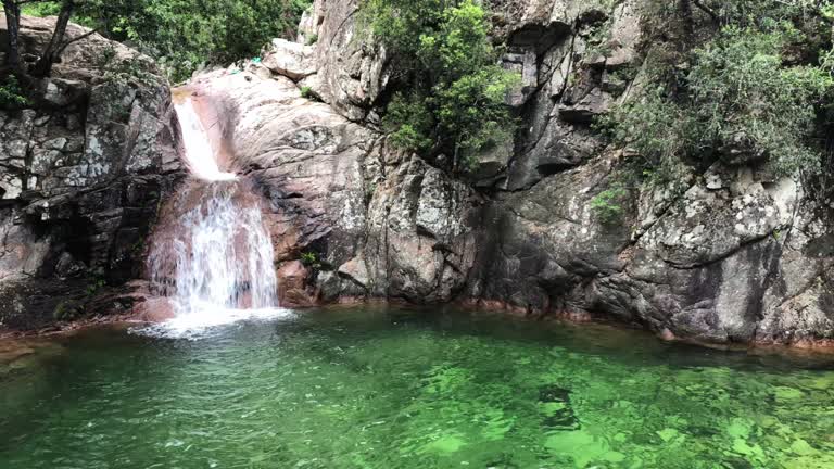 1758521352620_waterfall_mp4